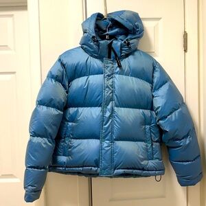 Aritzia Tna Super Puff (SHORTY)
Glossy 
Goose-Down Puffer Jacket